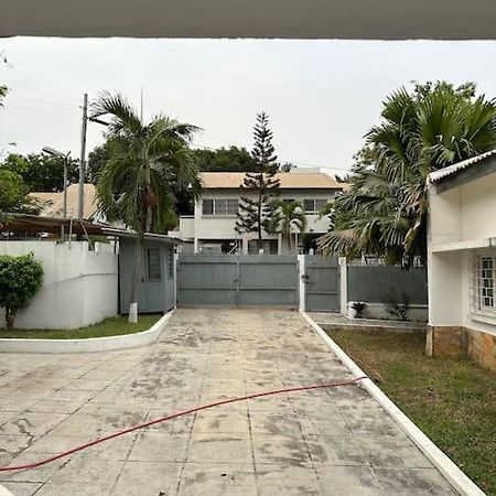 2Br Oasis: Living In The Heart Of Cantonments Villa Accra Exteriör bild